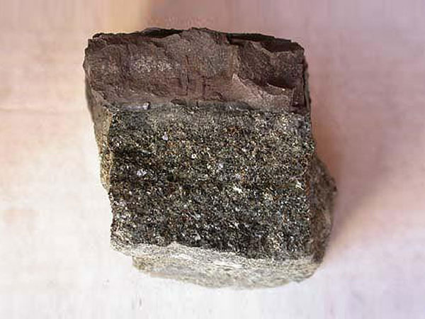 河南輝綠巖制砂機(jī)價(jià)格怎么樣？